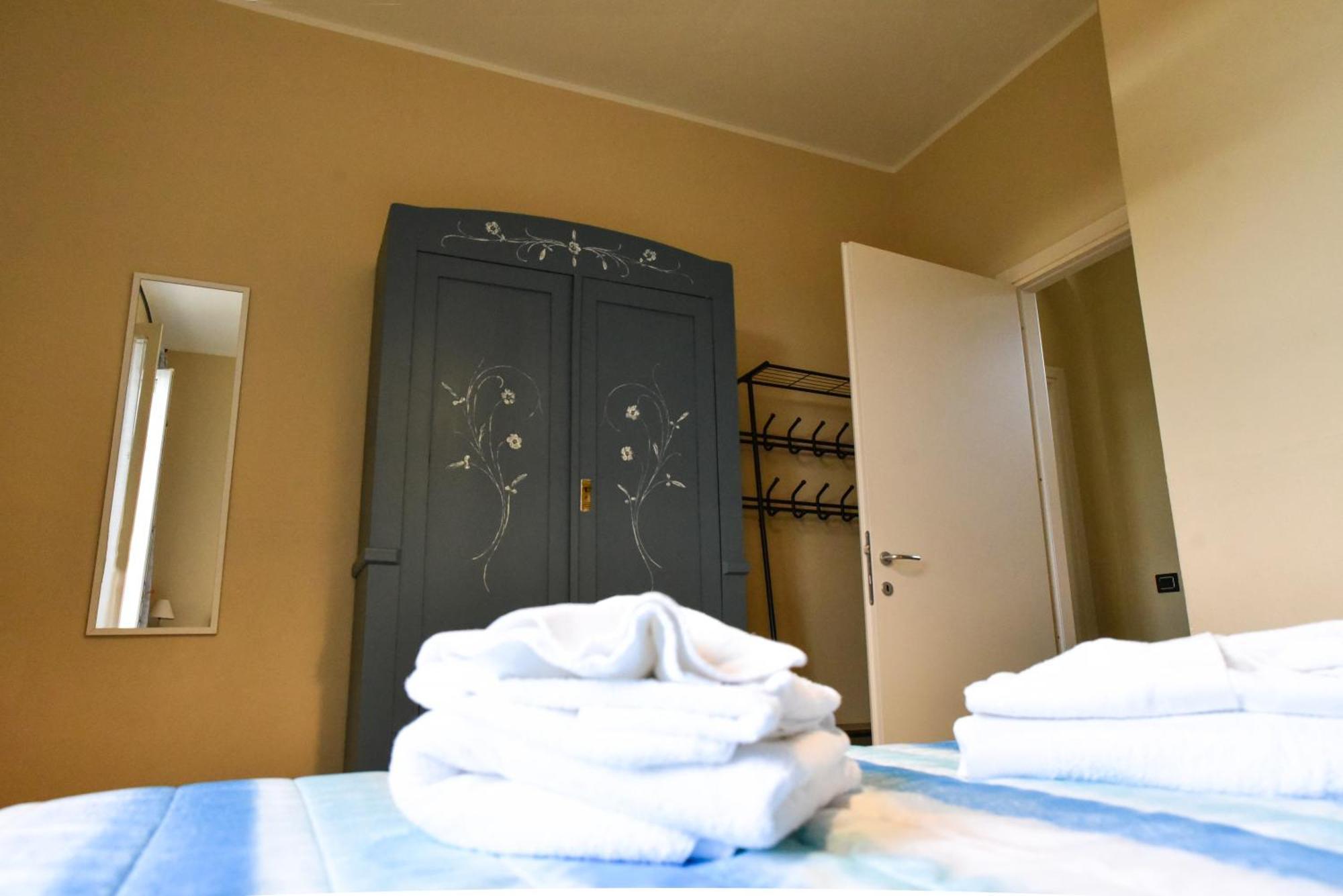 Il Glisentino Apartment Castelletto sopra Ticino Luaran gambar